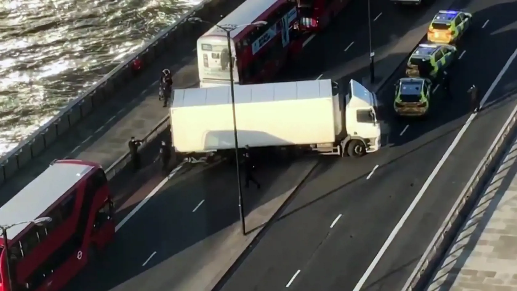 Krvavý teroristický útok na londýnskom London  Bridge.