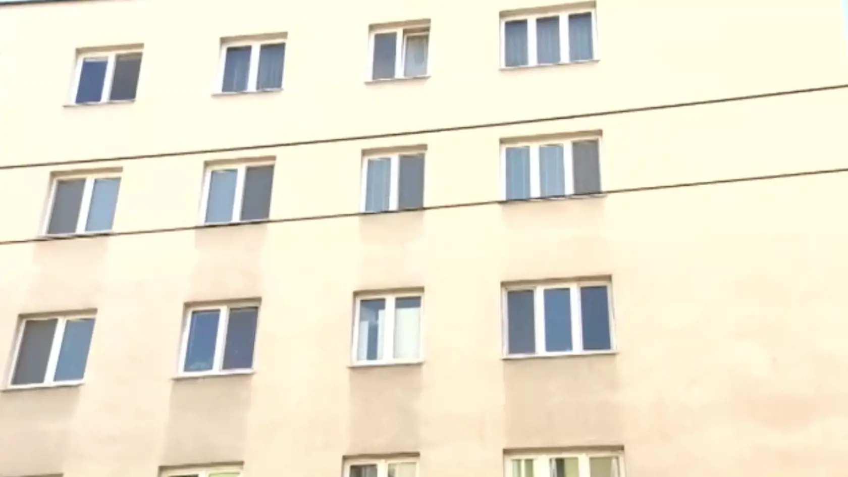 Matka dieťaťa bola s ťažkými zraneniami prevezená do nemocnice.