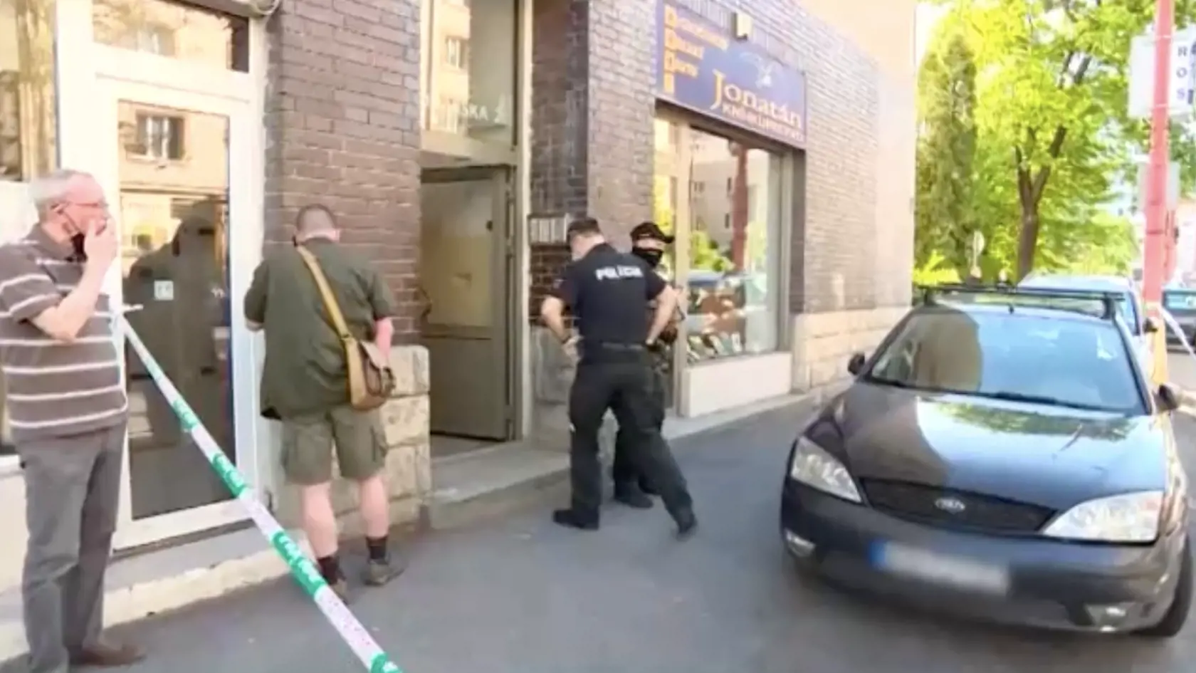 Po zaseknutí sa výťahu obytného domu na Legionárskej ulici v Bratislave zomrelo dieťa.