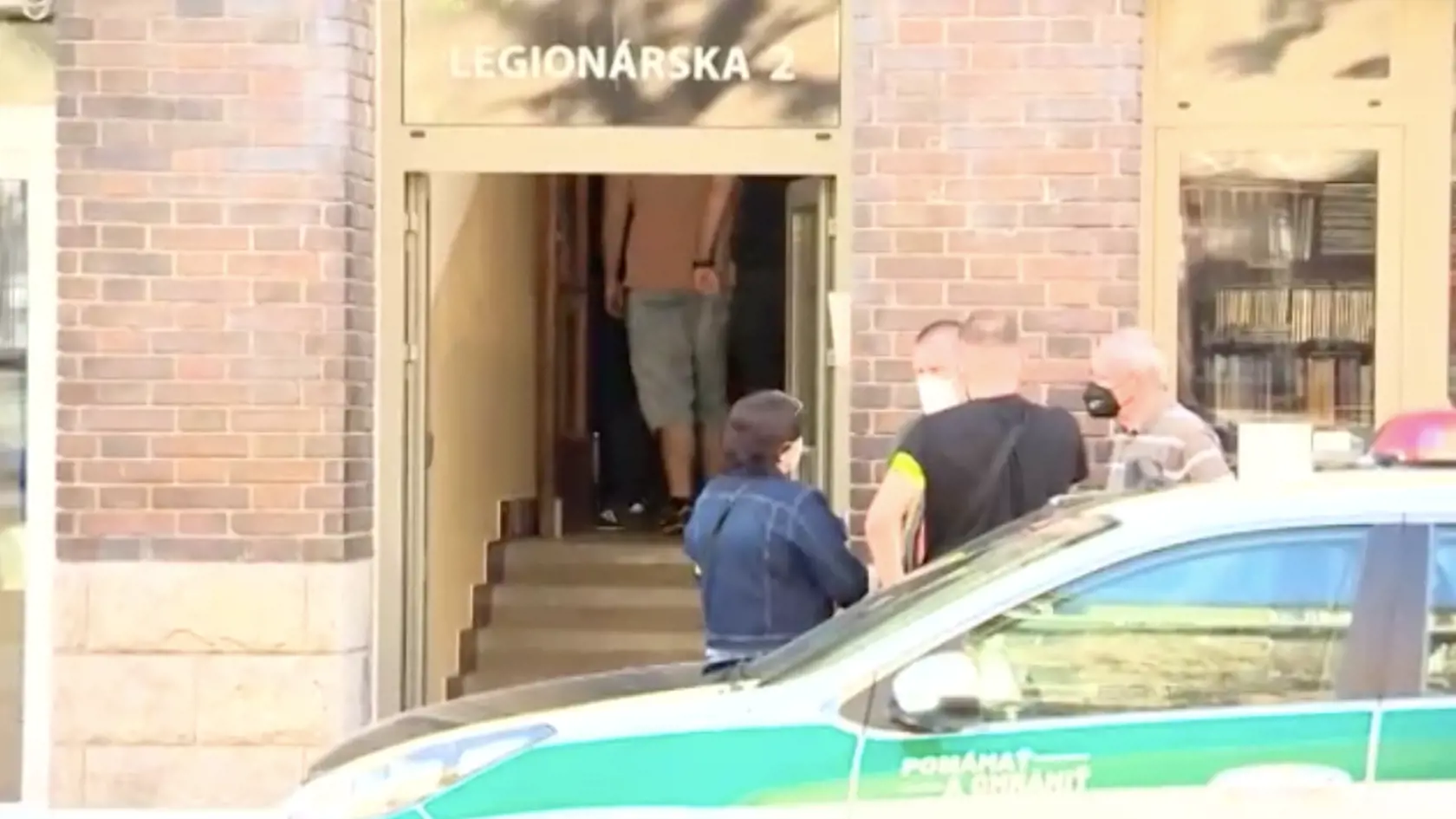 Matka dieťaťa bola s ťažkými zraneniami prevezená do nemocnice.