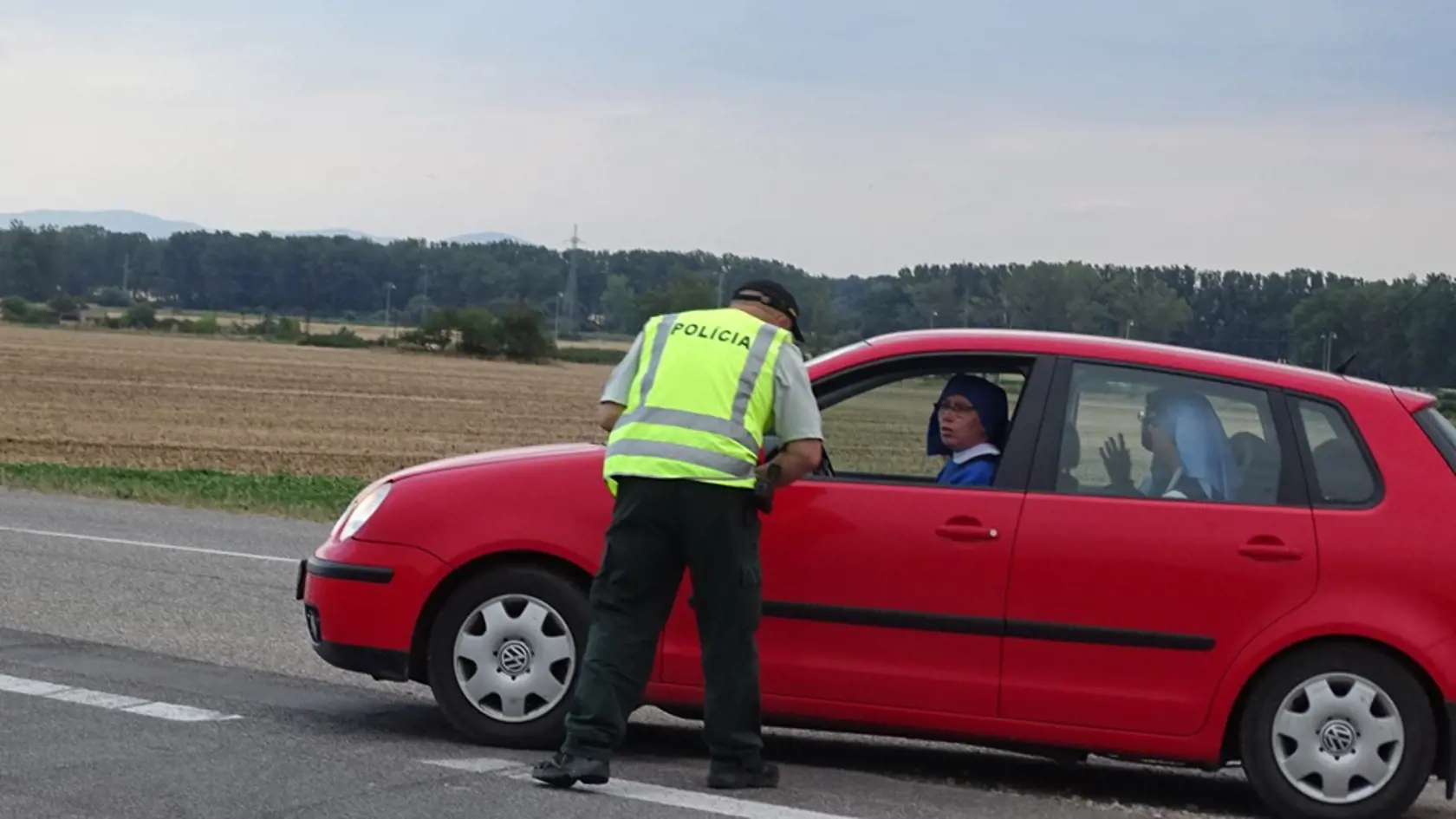 Polícia na mieste odkláňala dopravu.