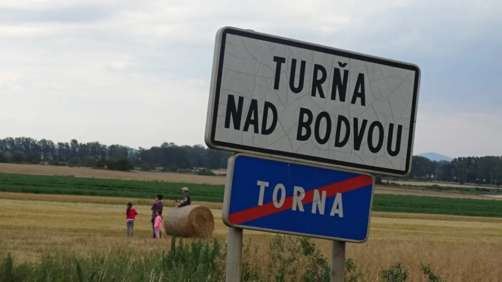 Nehoda sa stala pri vstupe do obce.