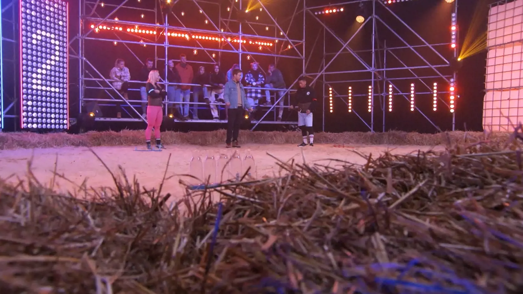 Posledná disciplína mala názov "na háku". Spočiatku sa lepšie darilo Natálii. Keď však Marek Fašiang videl, ako sa obaja trápia, po ich odsúhlasení im asistenti viac zahli háčik. A to bola veľká pomoc pre Minha, ktorému to zrazu šlo ako po masle.