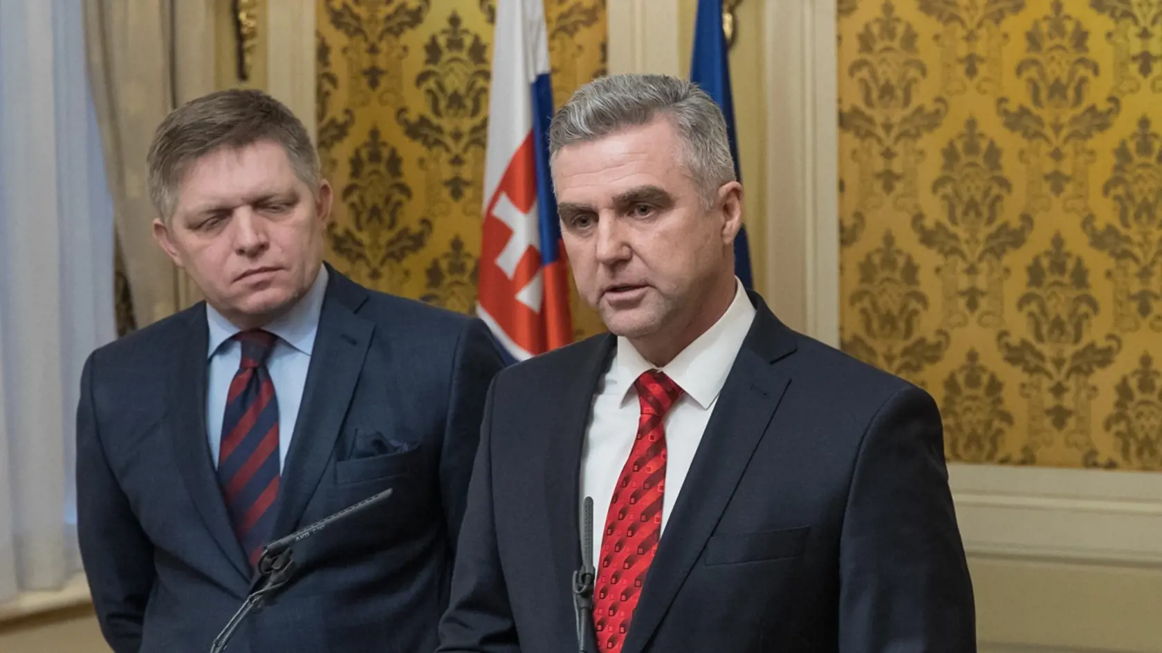 Tlačová beseda premiéra SR Roberta Fica, ministra vnútra SR Roberta Kaliňáka a exprezidenta policajného zboru Tibora Gašpara k pokračovaniu vyšetrovania úkladnej vraždy investigatívneho novinára Jána Kuciaka a jeho partnerky Martiny Kušnírovej.