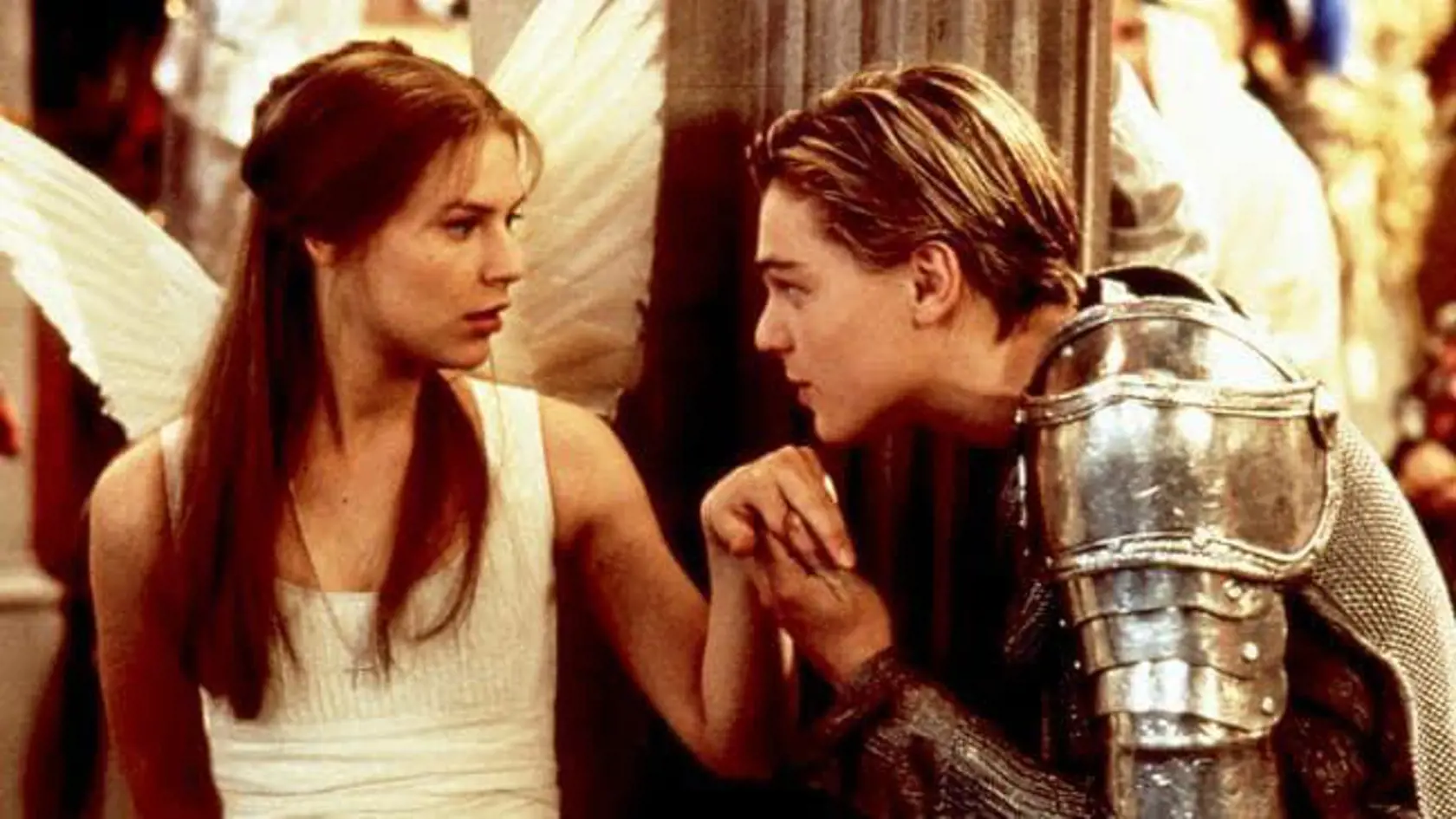 Claire Danes a Leonardo DiCaprio vo filme Rómeo a Júlia: Títo dvaja boli v čase filmu ešte len začínajúcimi hercami. 16-ročná Claire považovala vtedy 22-ročného Lea za nevyspelého a on ju zase za príliš nudnú.  