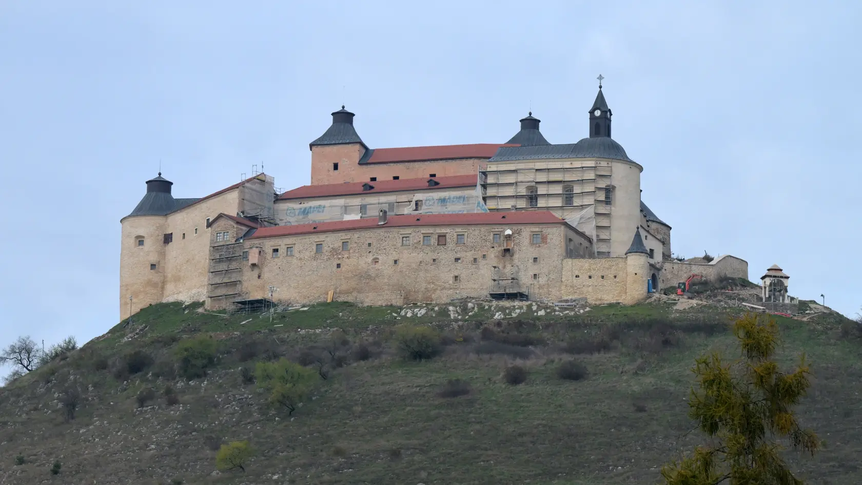 Na snímke hrad Krásna Hôrka, ktorý sa nachádza nad obcou Krásnohorské Podhradie v okrese Rožňava 26. októbra 2024.