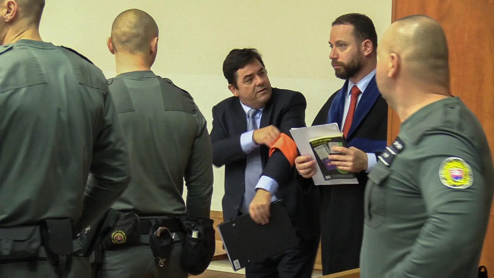 Marian Kočner na pojednávaní v kauze zmenky. Aj takto sa tváril pri čítaní Threemy.