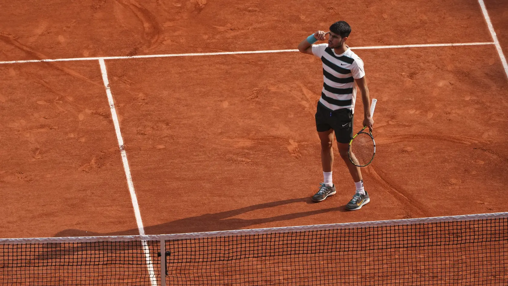 Carlos Alcaraz a Jannik Sinner vo finále Roland Garros 2025 prepísali tenisovú históriu.