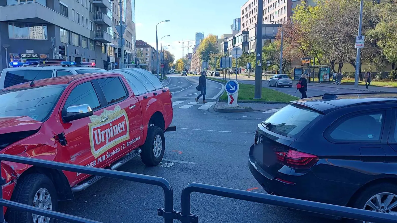 Na snímke následky jazdy opitého vodiča  na Košickej ulici v Bratislave 12. novembra 2023.