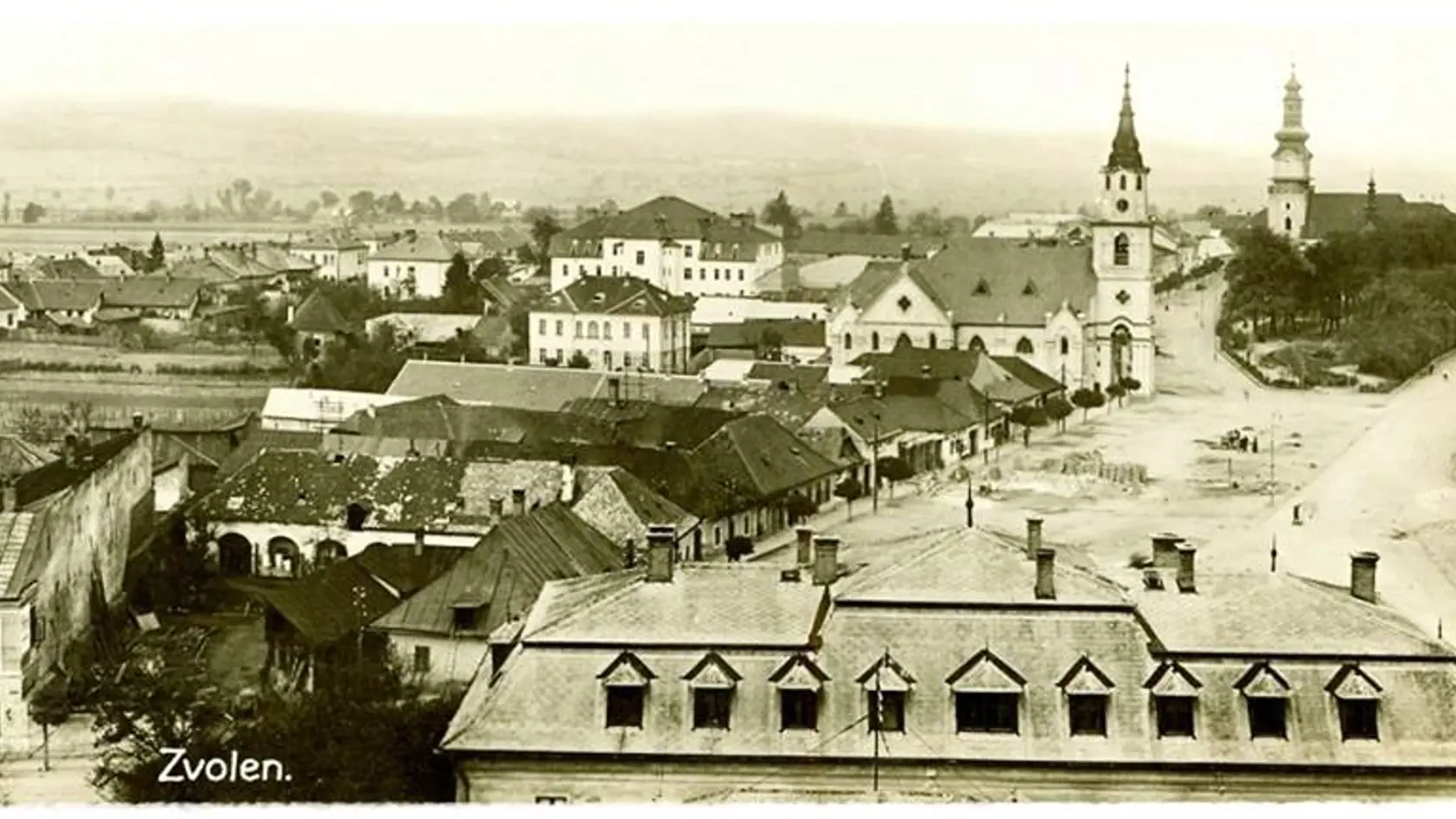 Námestie v roku 1920.