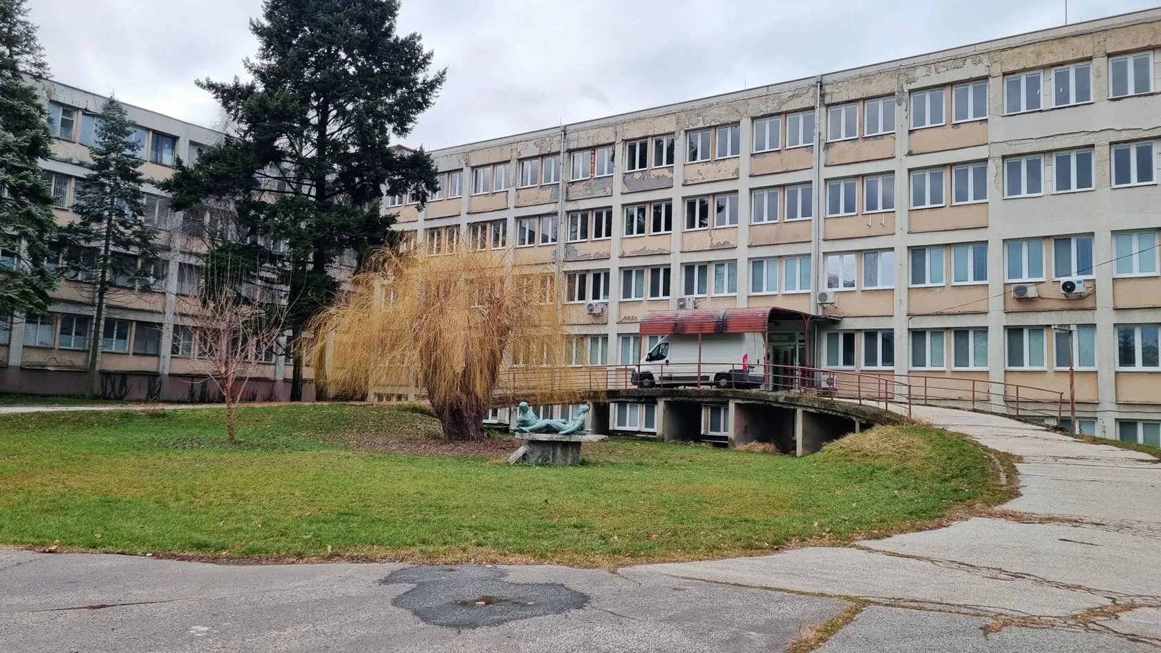 Poliklinika v Šali
