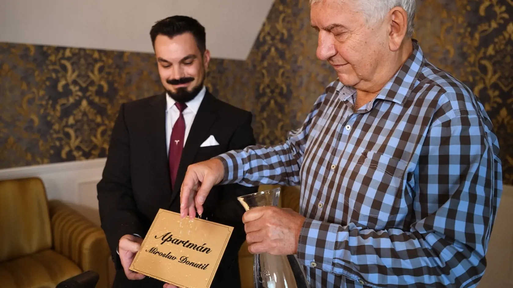 K apartmánom mnohých známych osobností pribudol ten s menom vynikajúceho českého herca a moderátora Miroslava Donutila.