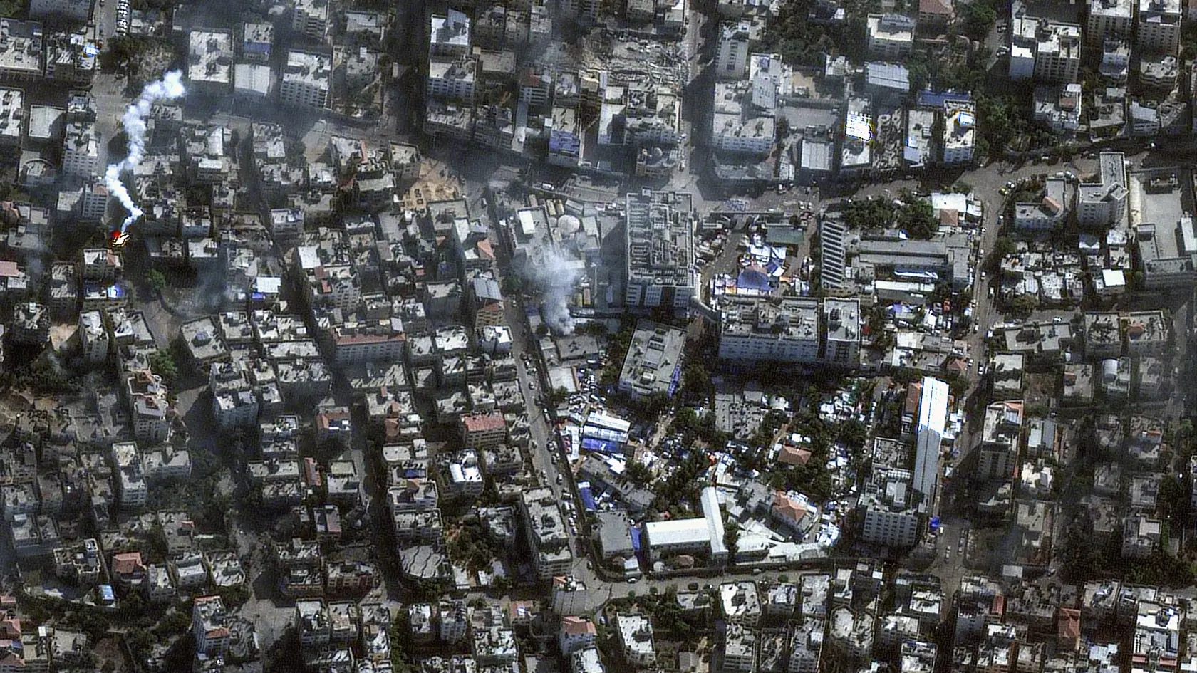 Na satelitnej snímke americkej spoločnosti Maxar Technologies sú nemocnica Šifá a jej okolie v meste Gaza v sobotu 11. novembra 2023. Palestínske militantné hnutie Hamas v nedeľu oznámilo, že pozastavuje rokovania o prepustení rukojemníkov, ktorých zadržiava v Pásme Gazy od útoku na Izrael zo 7. októbra. Tento krok hnutie odôvodnilo izraelským zaobchádzaním s nemocnicou Šifá v Gaze.