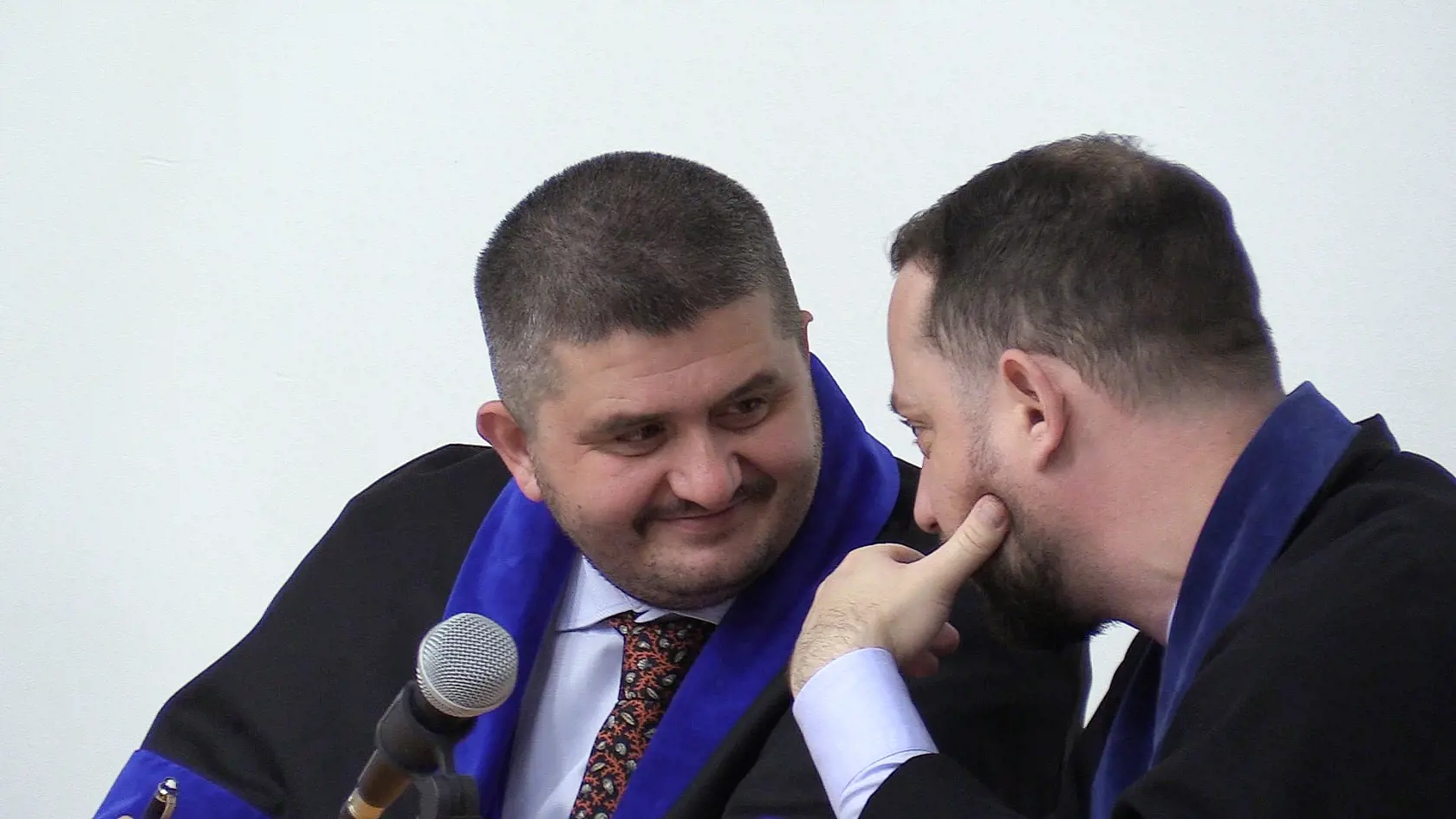 Aj v decembri pokračuje pojednávanie v kauze zmenky. Na fotke sú obhajcovia obžalovaných Michal Mandzák a Marek Para.