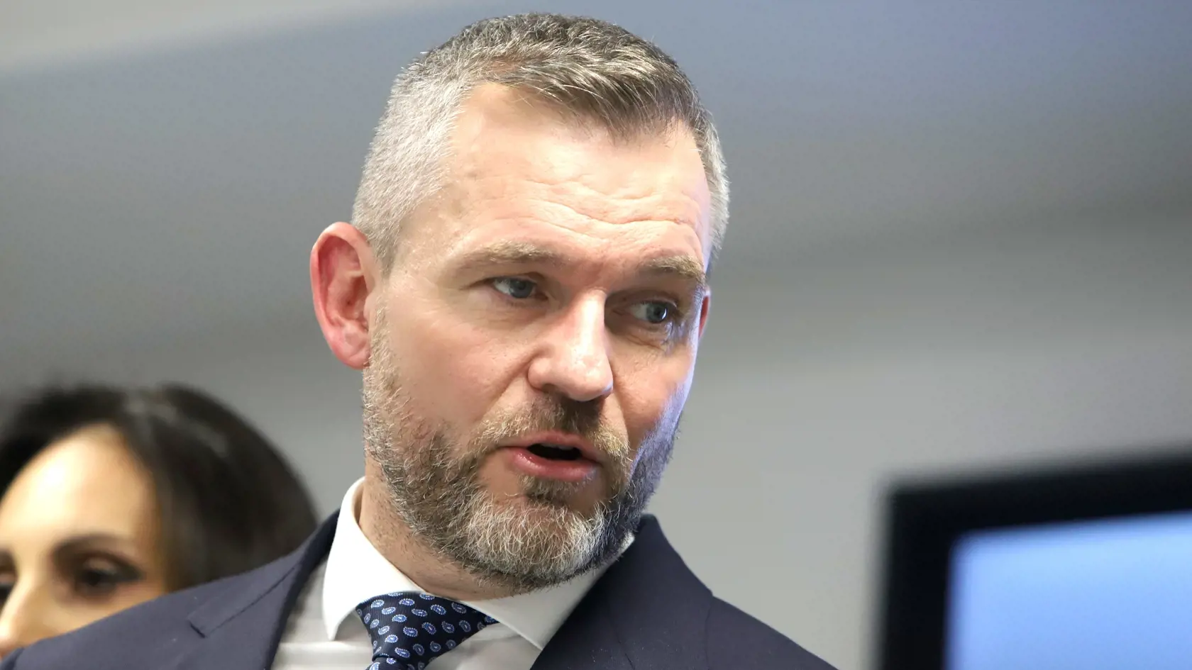 Program predsedu NR SR Petra Pellegriniho, ktorý dnes (9. novembra 2023) navštívil Banskú Bystricu spolu s ministrom investícií, regionálneho rozvoja a informatizácie SR Richardom Rašim a ministerkou zdravotníctva Zuzanou Dolinkovou. Na snímke predseda NR SR Peter Pellegrini počas tlačovej konferencie v priestoroch Fakultnej nemocnice s poliklinikou F. D. Roosvelta v Banskej Bystrici 9. novembra 2023.