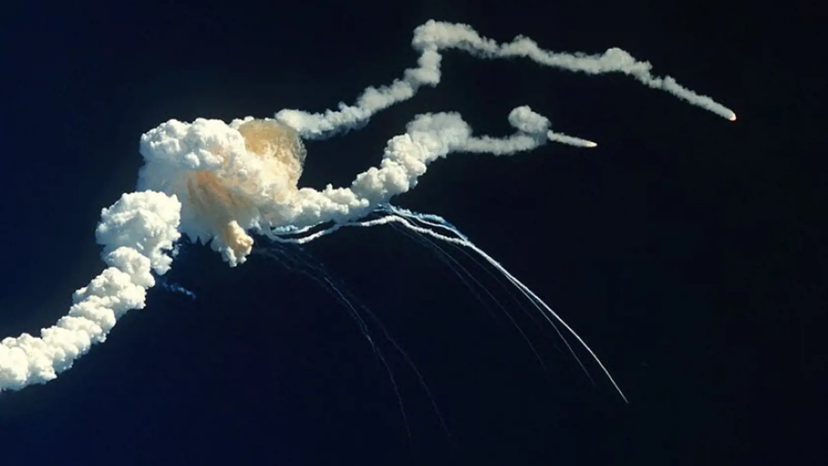 Na dne oceánu našli časť zničeného raketoplánu Challenger