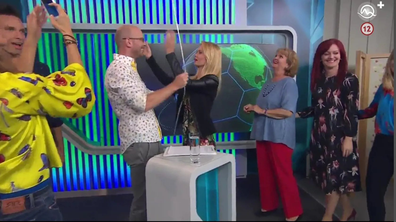 V Teleráne sa všetci lúčili so Števom Eiselem. 