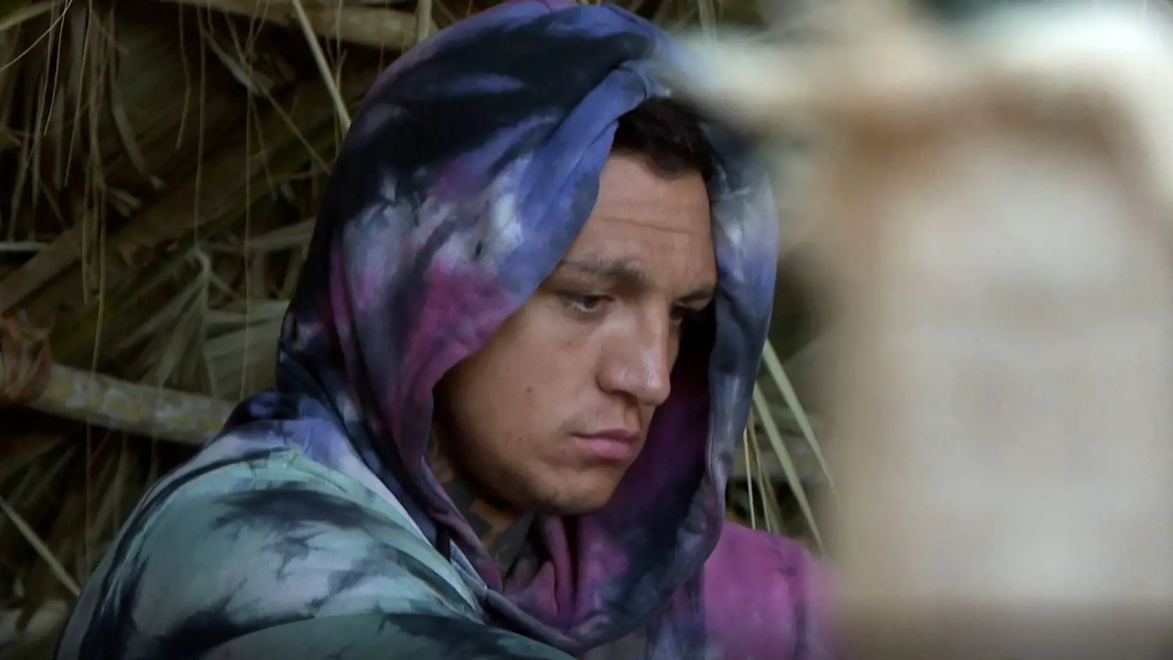Gábor Boráros zo šou Survivor odstúpil. Dôvodom bolo zranenie kolena a veľké bolesti.