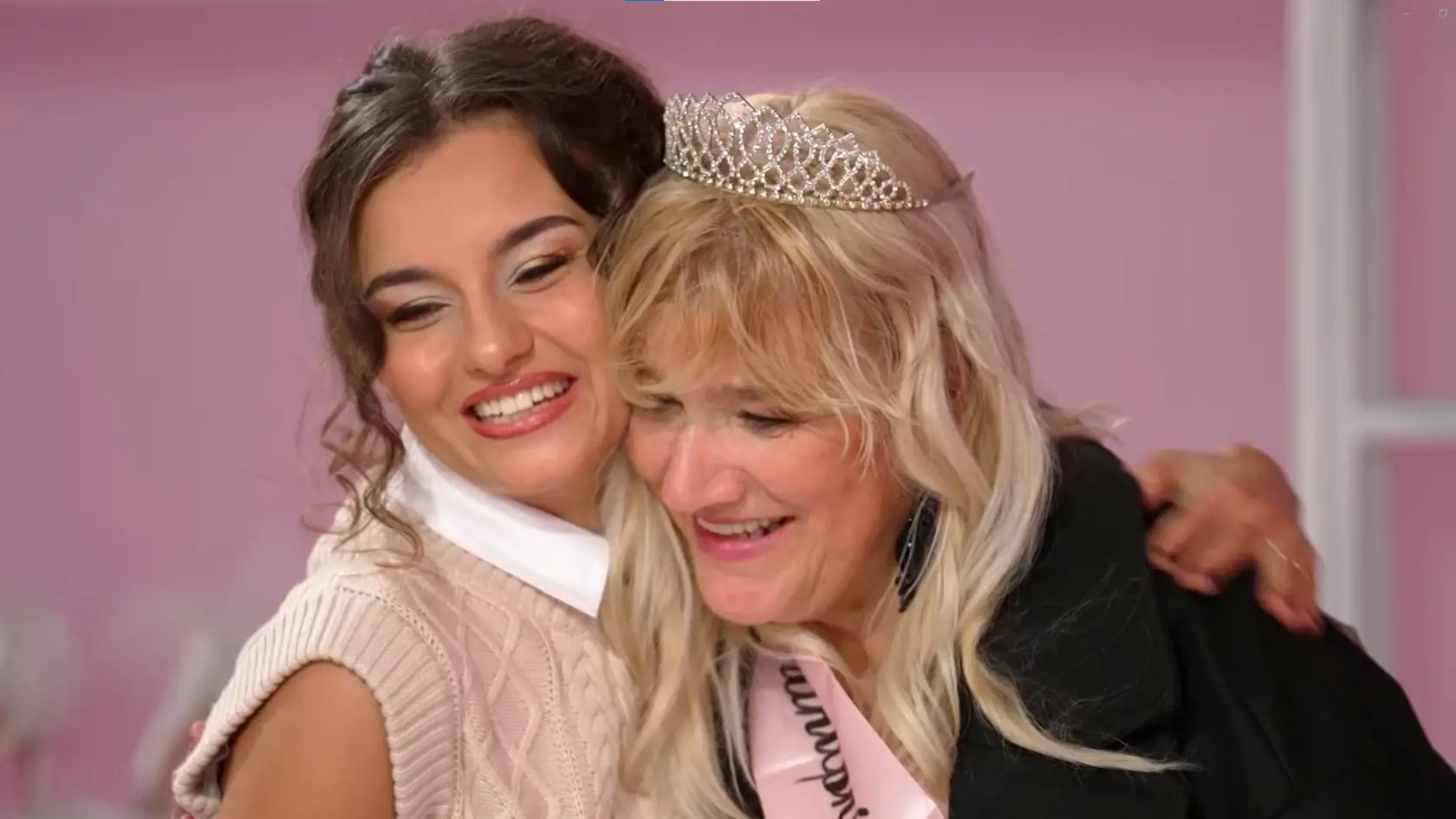 Hoci skončila na štvrtom mieste, maniačky ju zvolili sa Miss Nákupné maniačky. Dostala od nich šerpu a dokonca aj korunku.