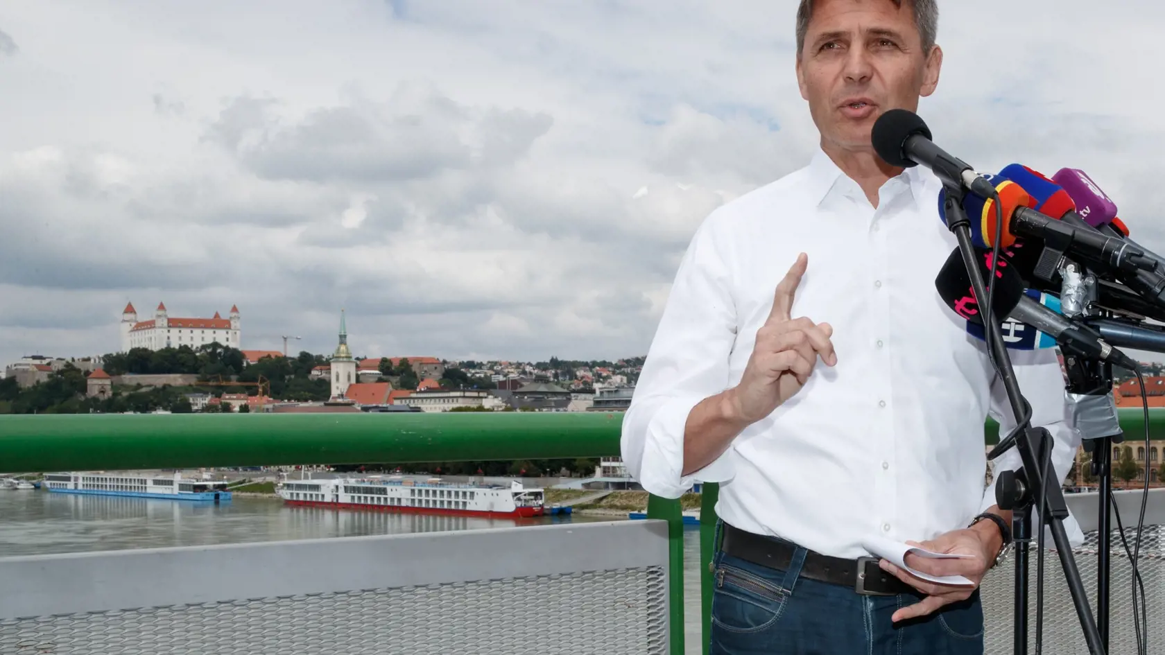 Ivo Nesrovnal ohlásil svoju kandidatúru na primátora Bratislavy.