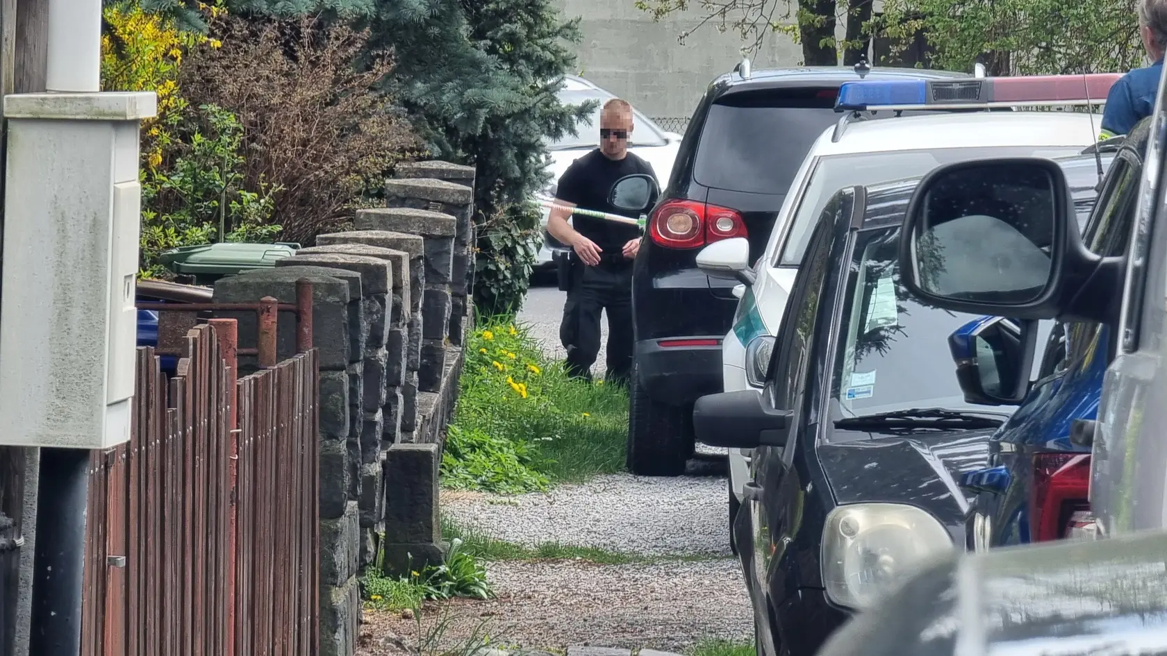 Žena našla v dome dvoch mužov s prestrelenými hlavami.