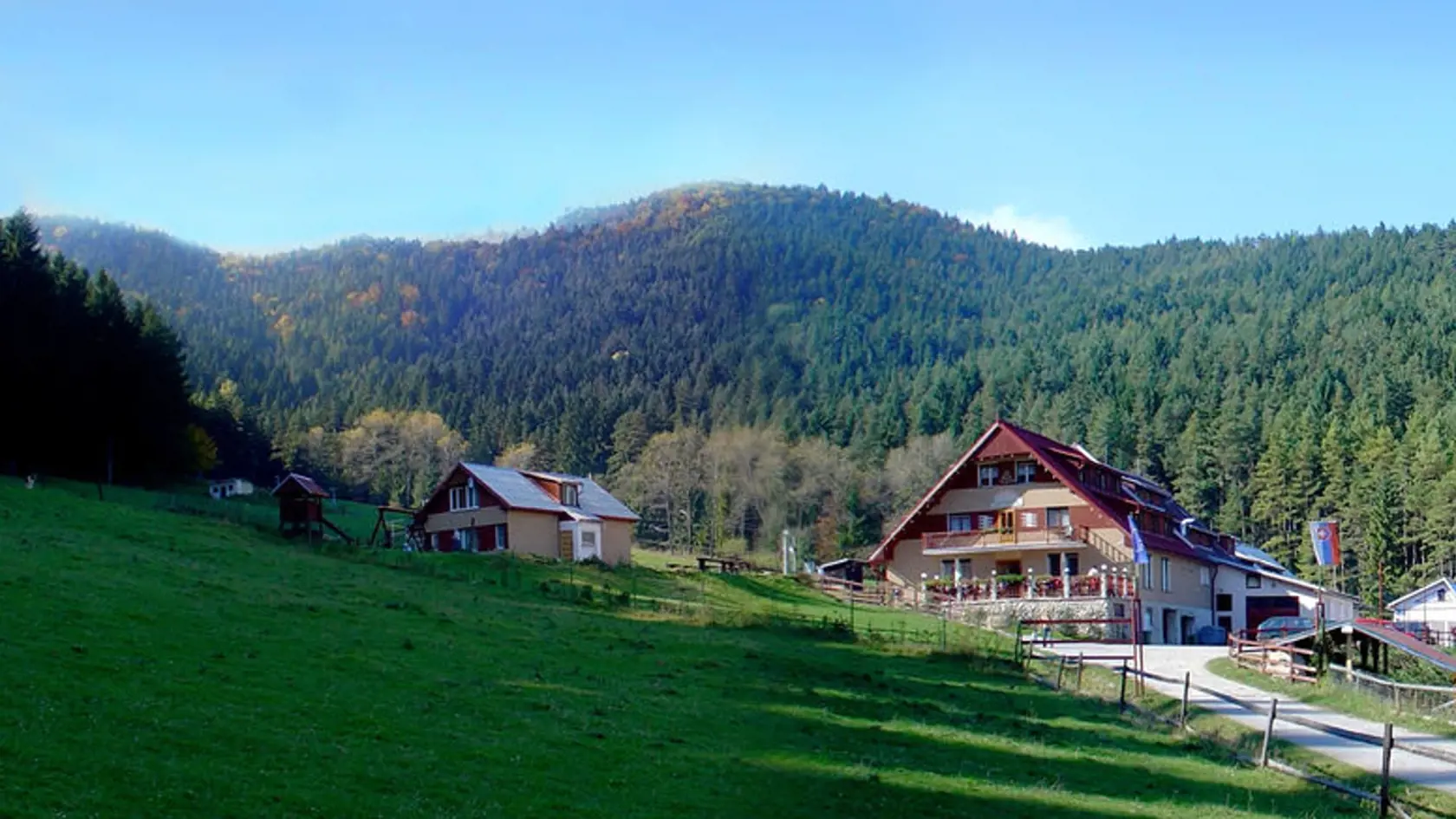 Farma Gejdák leží v srdci Liptova nad mestom Ružomberok.