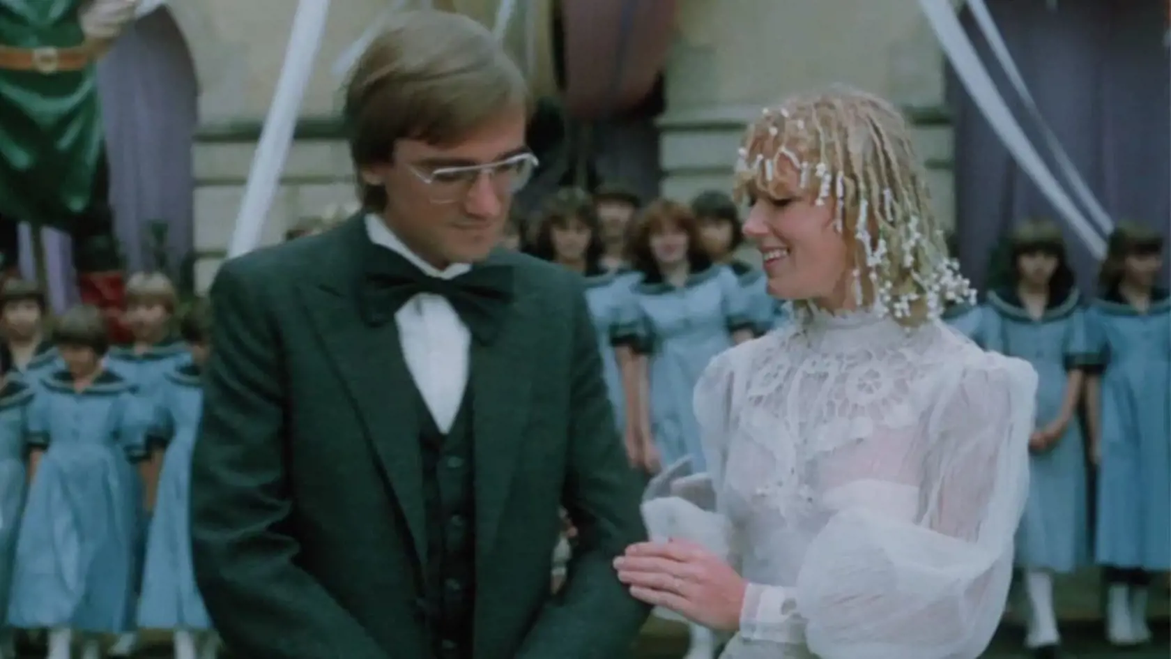 Marika Gombitová ako filmová Katka a Meky Žbirka ako jej priateľ v kultovom filmovom muzikáli Neberte nám princeznú.