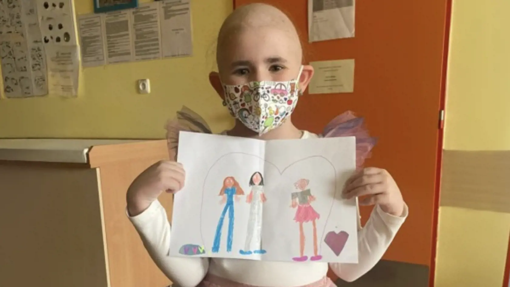 „Chceme, aby Eliška mala všetko, čo potrebuje na zotavenie, a aby sme jej mohli zlepšiť život. Naša priorita je, aby bola zdravá, mohla sa vrátiť medzi deti a plnohodnotne žila,“ uzatvára Lenka. 