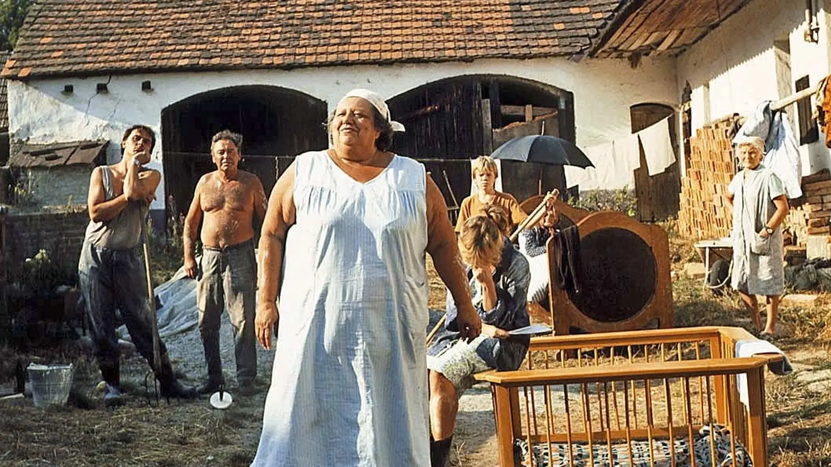 Je režísérom obľúbenej trilógie Slnce, seno...
