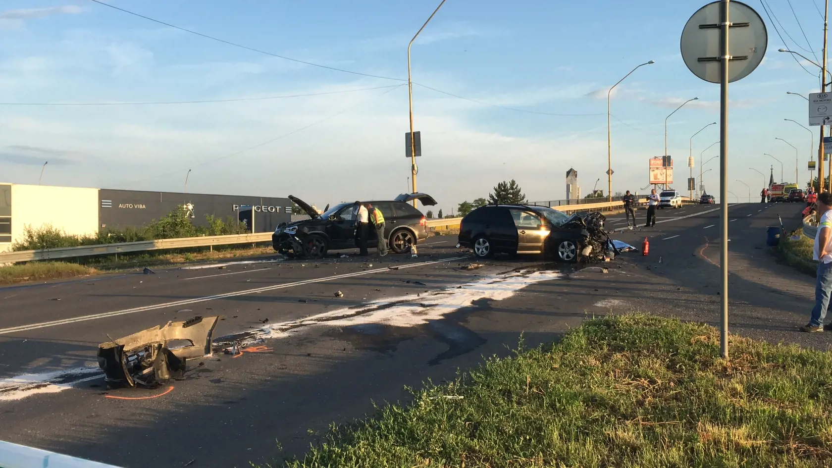 Polícia vydala správu, že nevie, kto šoféroval Porschce. Obaja pasažieri v ňom ale nafúkali. Polícia neprezradila ani výsledok dychovej skúšky.