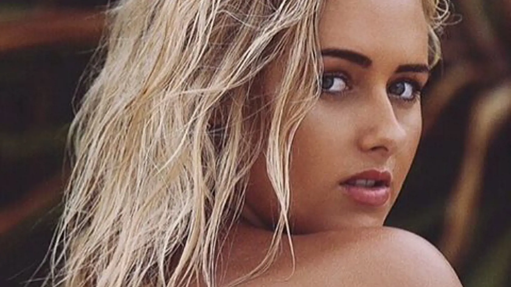 Ellie-Jean Coffey je 25-ročná profesionálna surferka, ktorú na instagrame sleduje viac ako milión fanúšikov.