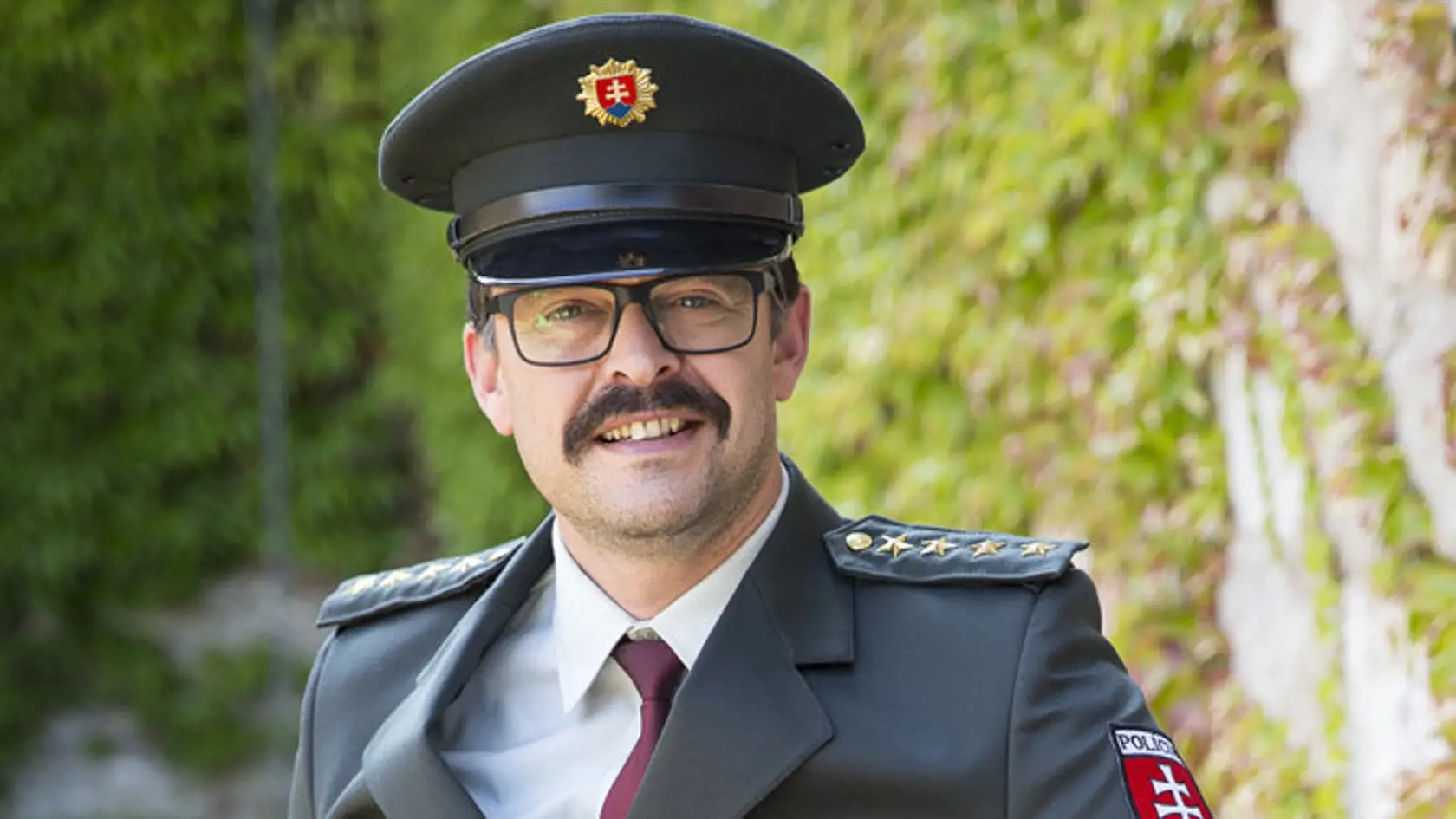 Kvôli účinkovaniu si musel napozerať detektívky.