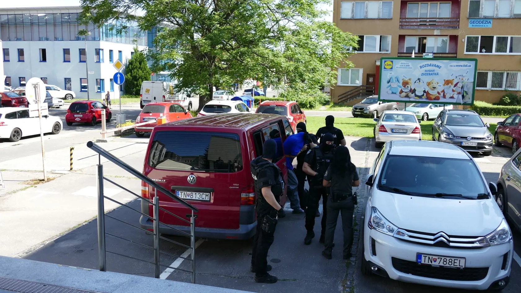 V pondelok sa strelec z Horoviec postavil pred sudcu Okresného súdu v Trenčíne.