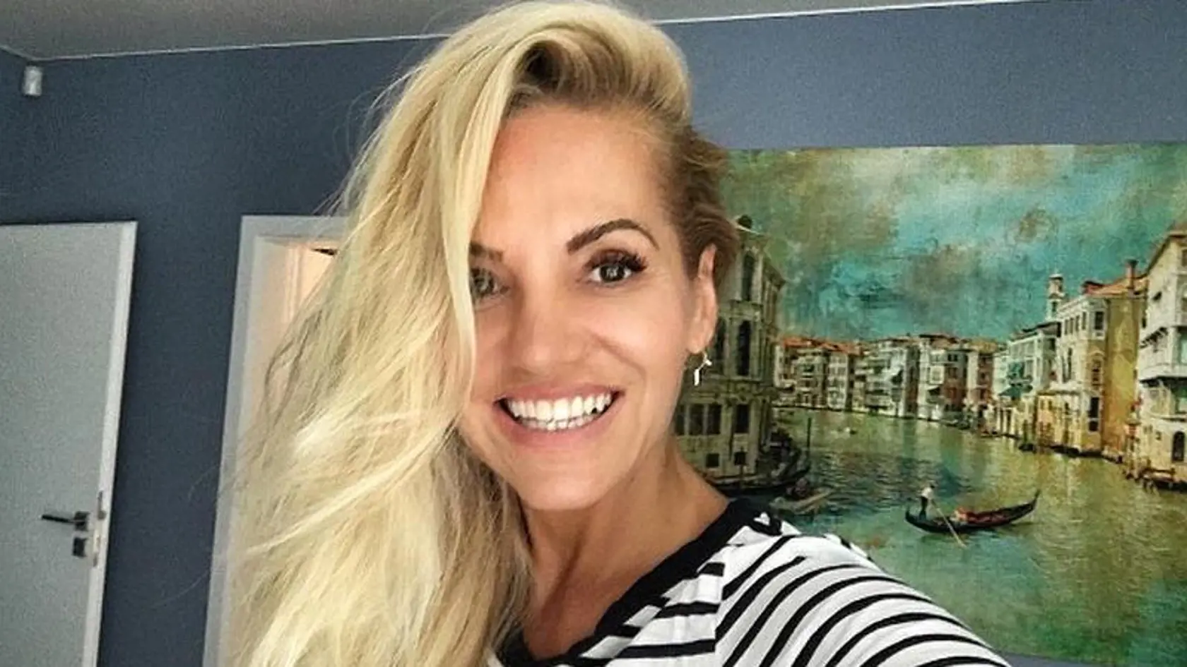 Dara Rolins (46)