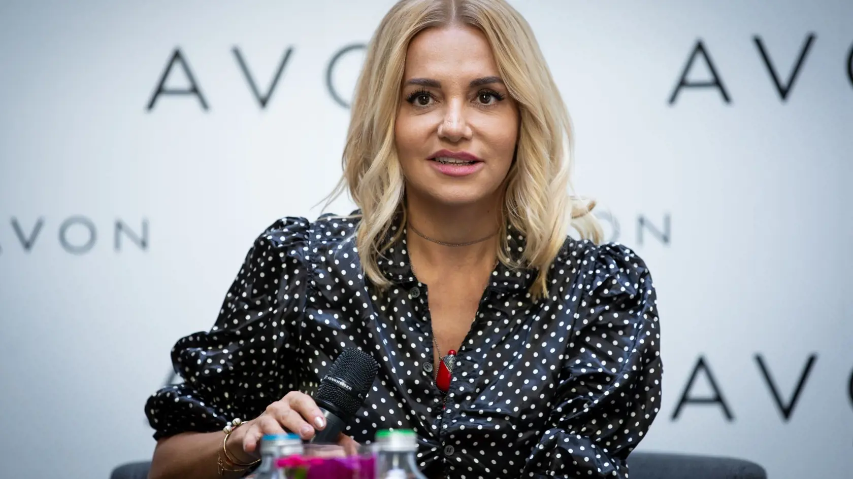 Dara Rolins (46)