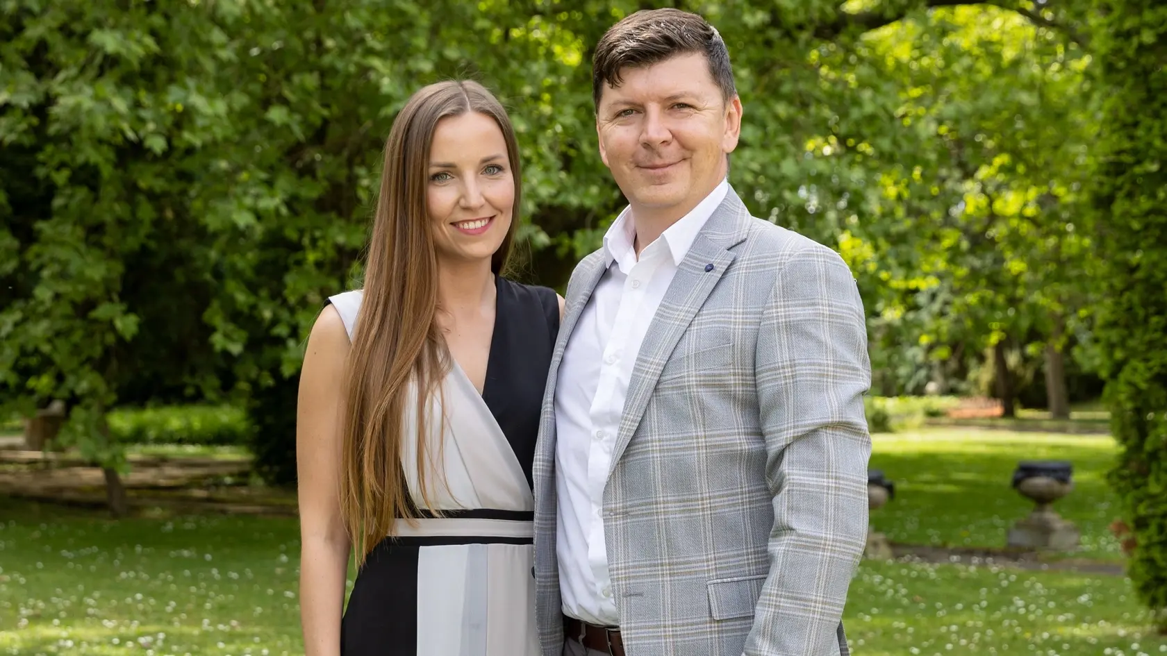 Moderátor Andrej Bičan (50) sa tretíkrát žení. Berie si tridsiatničku Mišku, s ktorou sú spolu už desať rokov.