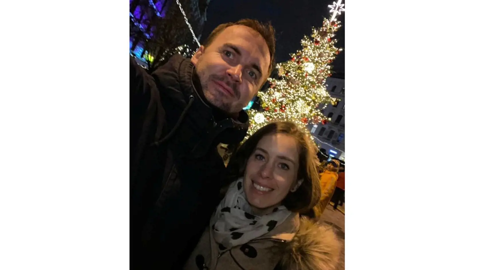 Predseda poslaneckého klubu OĽANO Michal Šipoš so svojou láskou: ZDRAVIE, POKOJ A LÁSKU VÁM PRAJEME V NOVOM ROKU 2022.