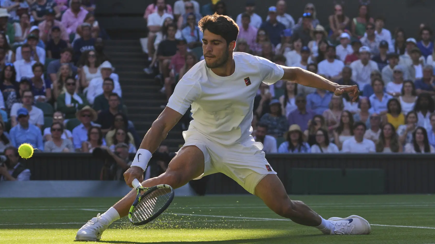 Carlos Alcaraz postúpil štvrťfinále Wimbledonu 2025 bez väčších problémov.