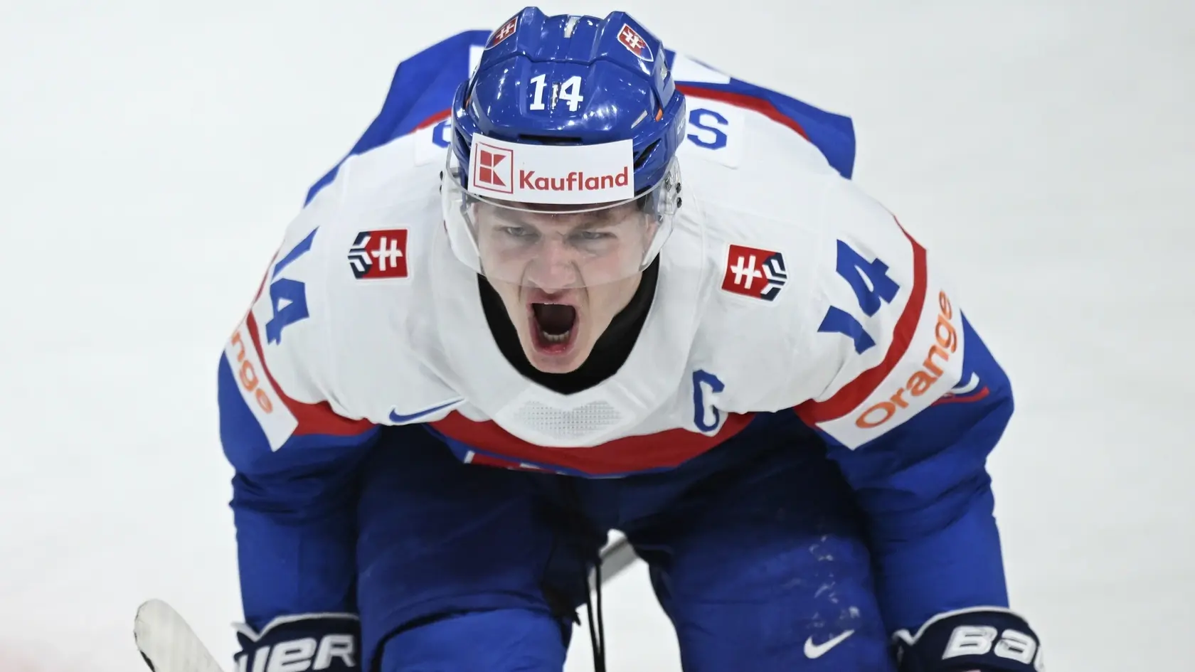 Slovenský hokejista Adam Sýkora verí, že slovenský tím dnes Francúzsko na MS zdolá.