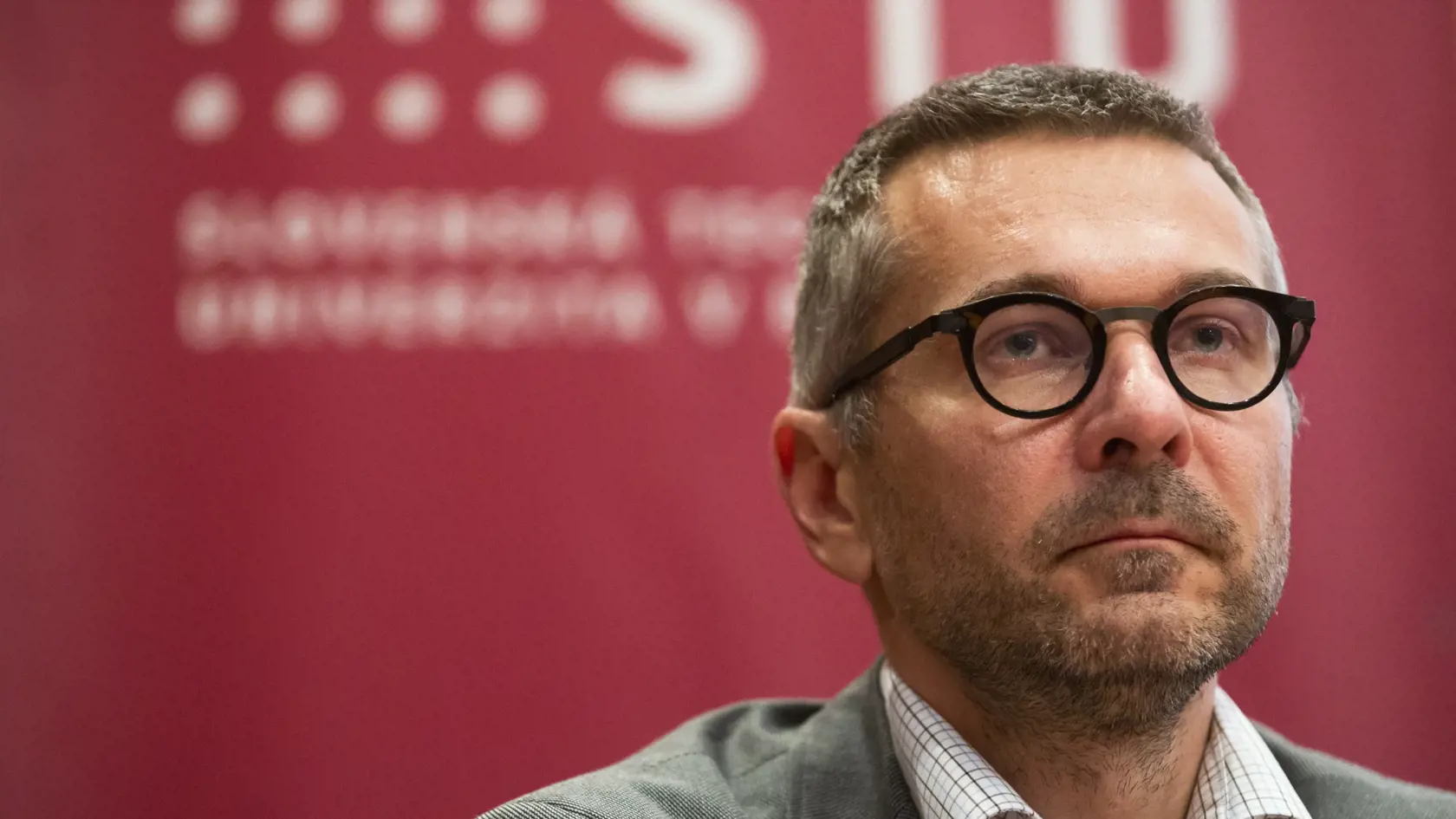Na snímke dekan Fakulty informatiky a informačných technológií (FIIT) Slovenskej technickej univerzity (STU) Ivan Kotuliak počas tlačovej konferencie k riešeniu situácie na FIIT STU v Bratislave 14. januára 2020. FOTO TASR - Jaroslav Novák
