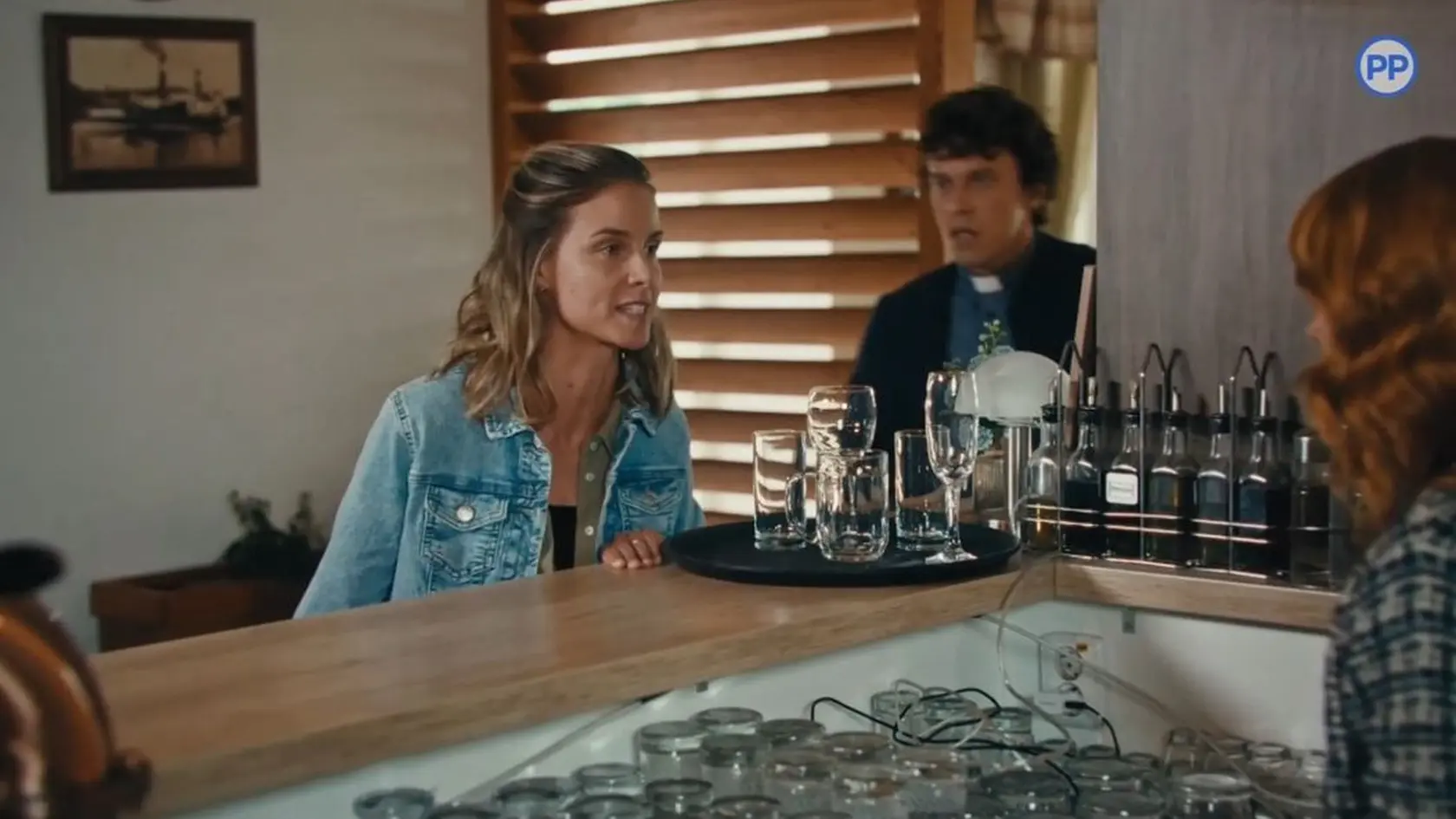 Barbora dá Rebeke jasne najavo, že sa nenechá obrať o manžela.