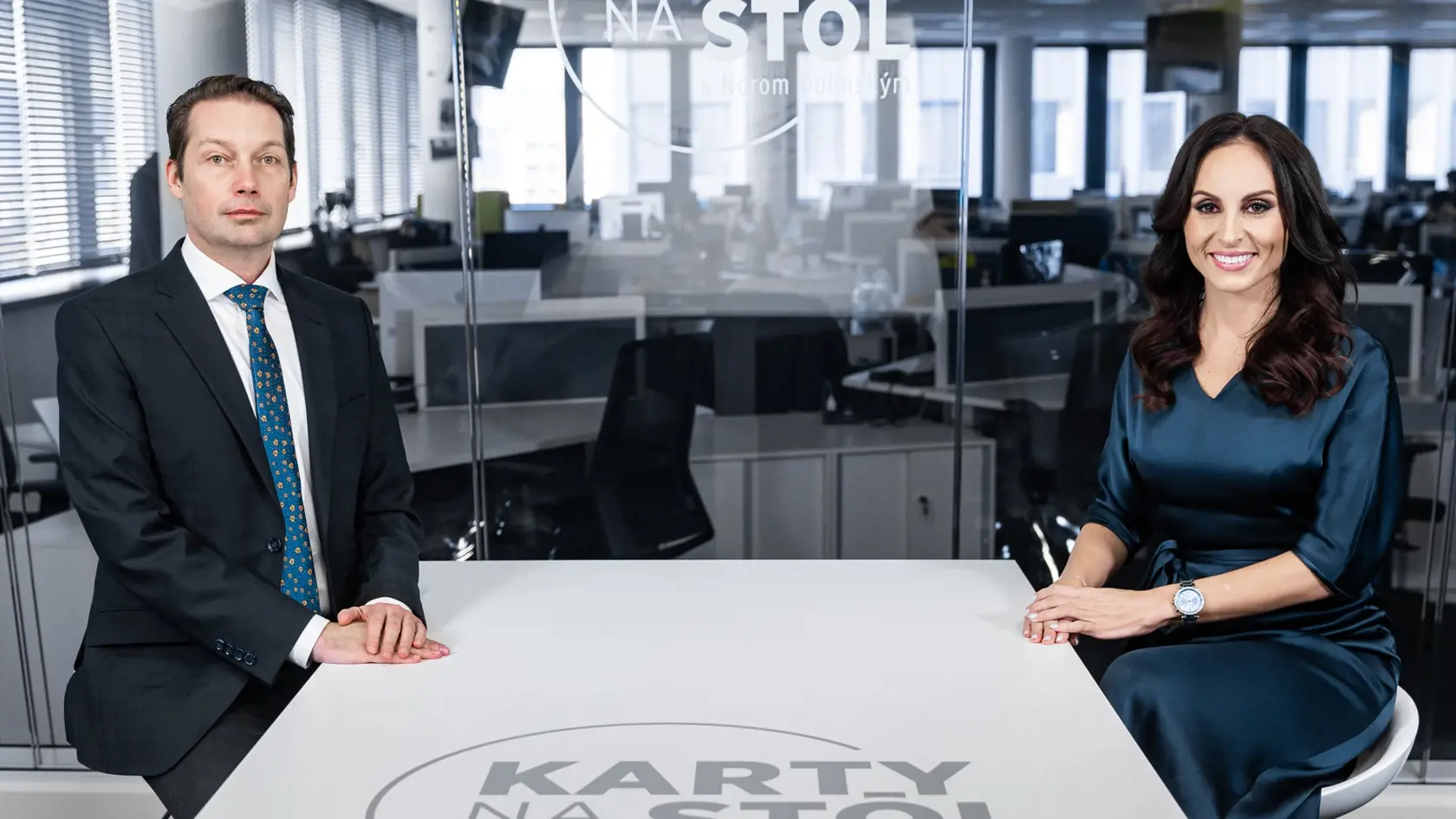 Diskusná relácia "Karty na stôl", ktorej hosťom bola Zuzana Dolinková.