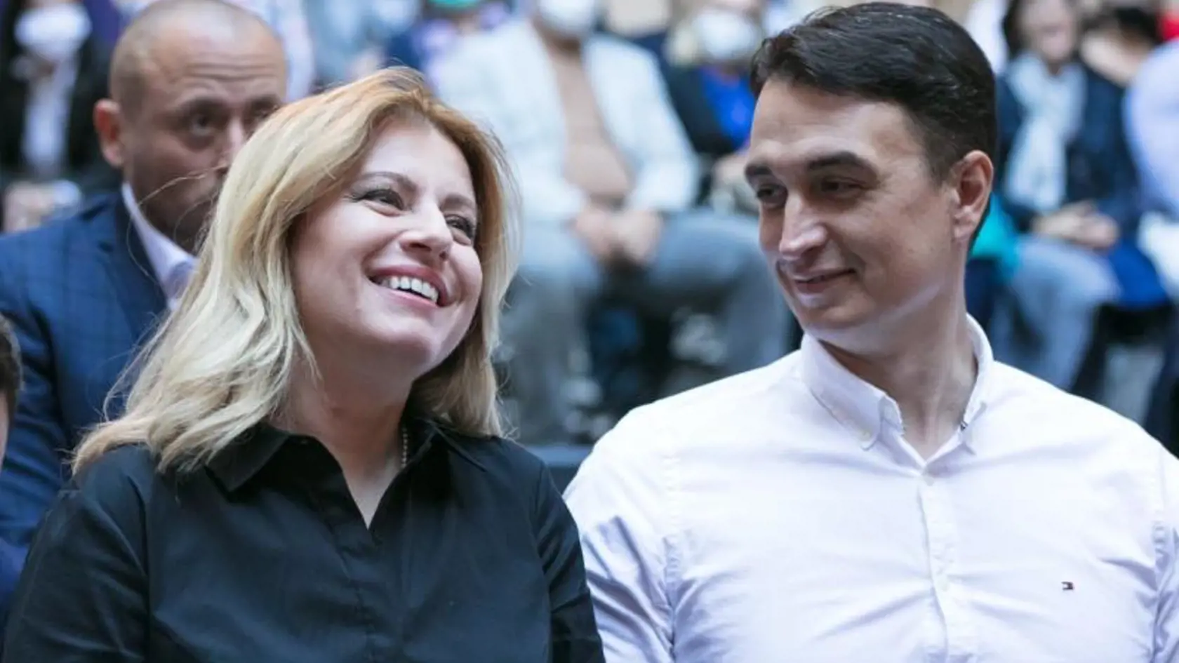 Prezidentka s Jurajom Rizmanom v centre Bratislavy.