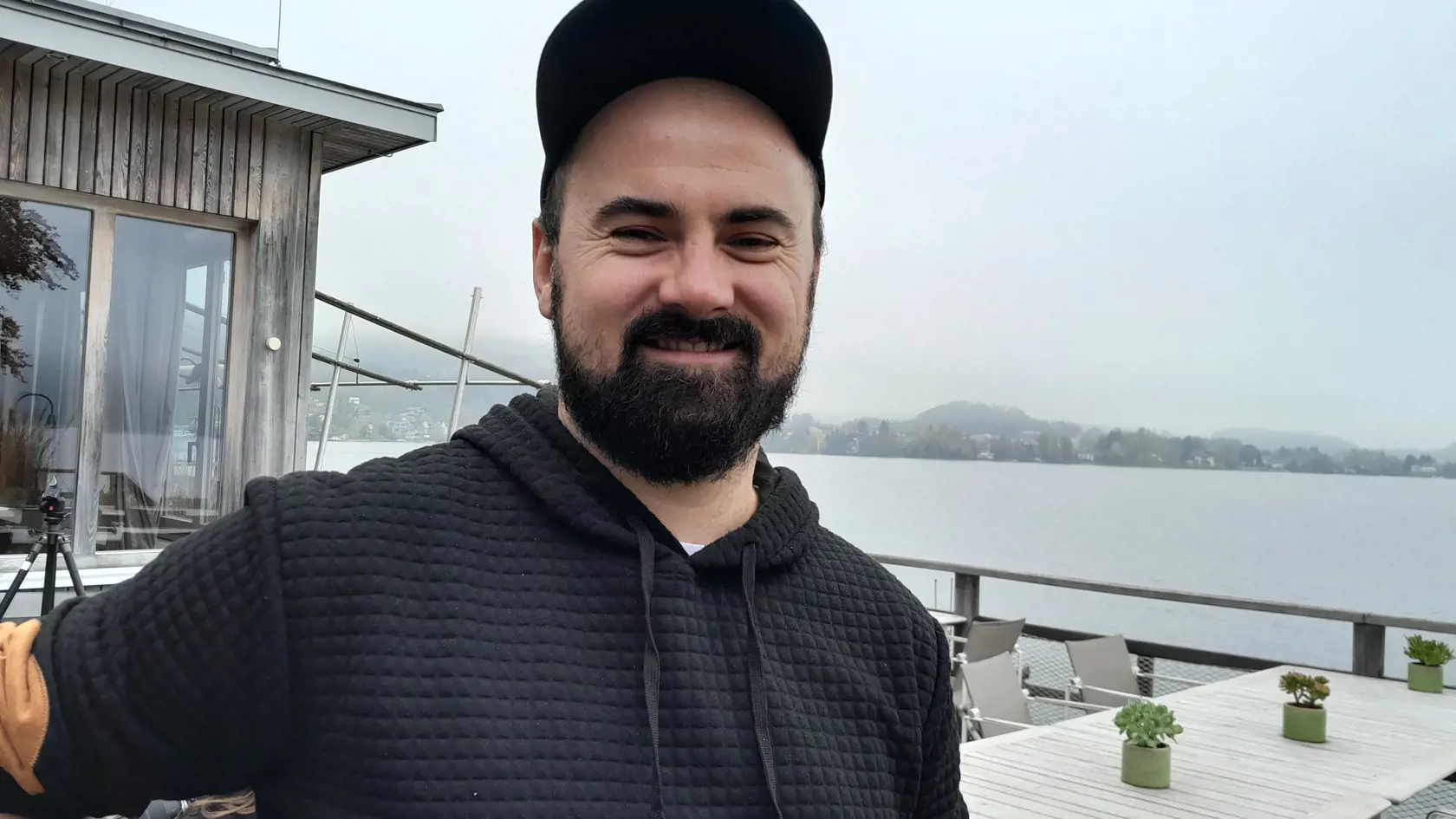Šéfkuchár Lukas Nagl v troch reštauráciách pri Traunsee, kde pôsobí, pripravuje len sladkovodné ryby, morské nie.