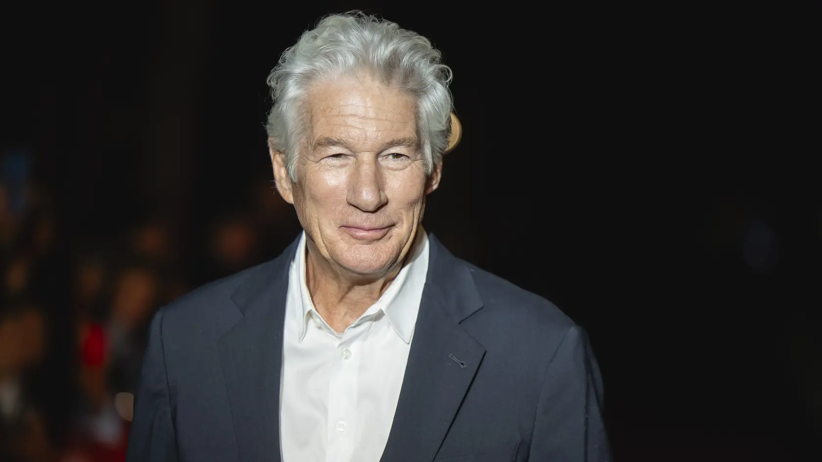 Richard Gere je dnes nielen uznávaný herec, ale aj producent, ktorý stojí aj za najnovším dokumentom o Dalajlamovi.