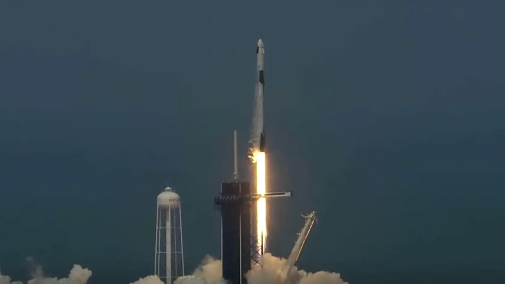 Úspešný štart rakety Falcon 9