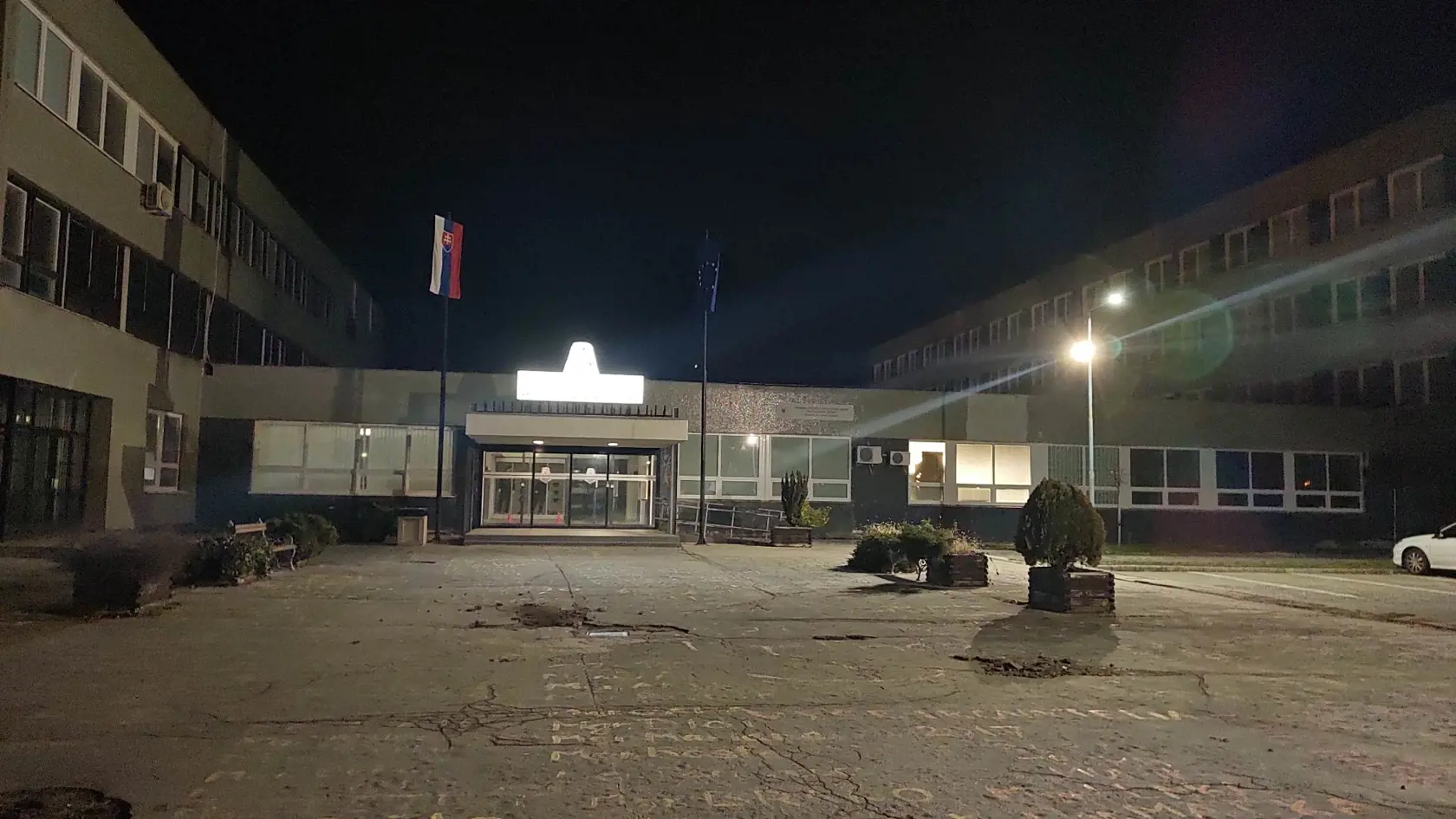 Policajná akadémia v čase, keď došlo k postreleniu kadetky.