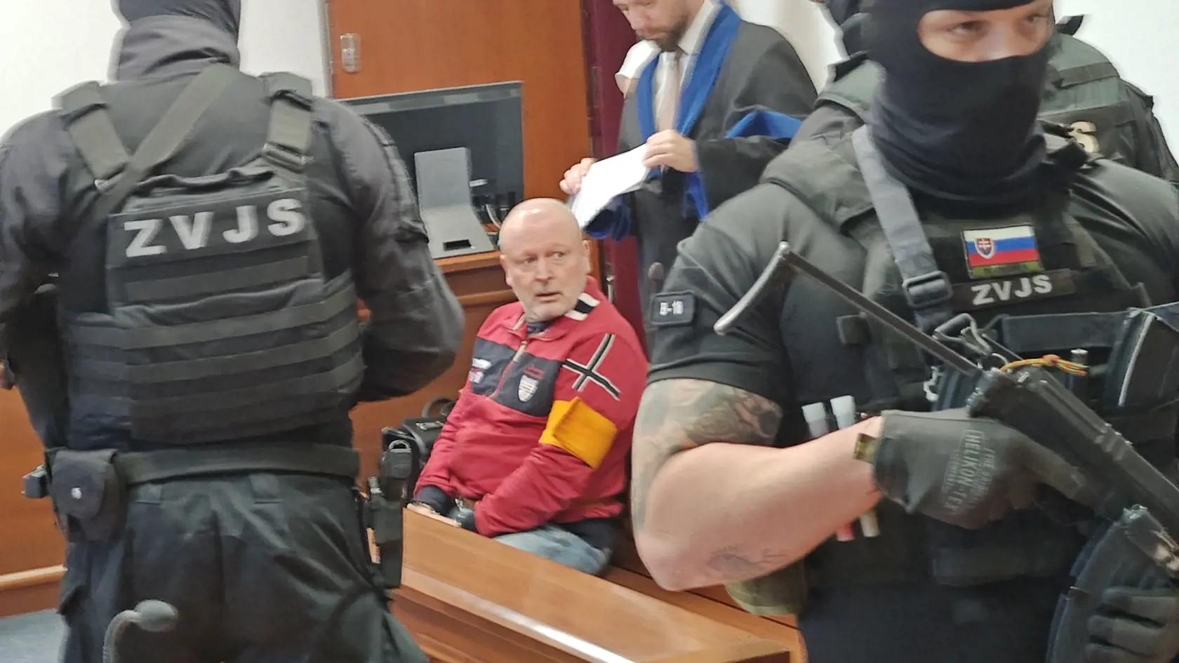 Začalo sa súdne pojednávanie s bosom sýkorovcov, Róbertom Lališom