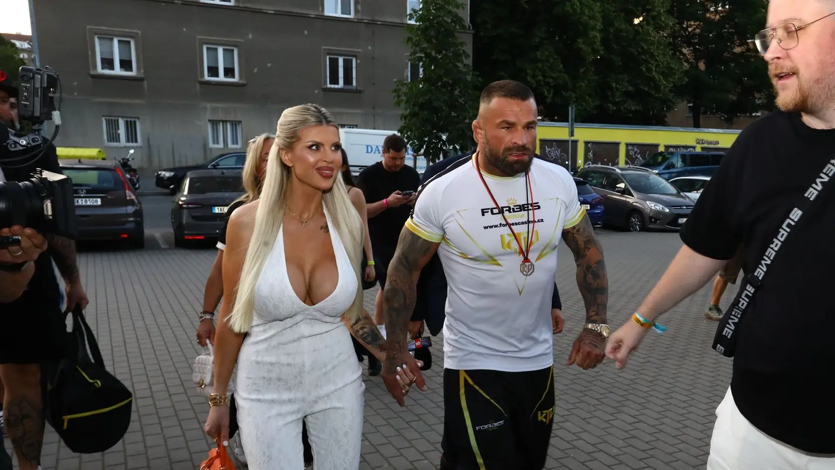 Karlos Vémola prišiel na Eden v sprievode jeho zvodnej partnerky Lely Ceterovej.