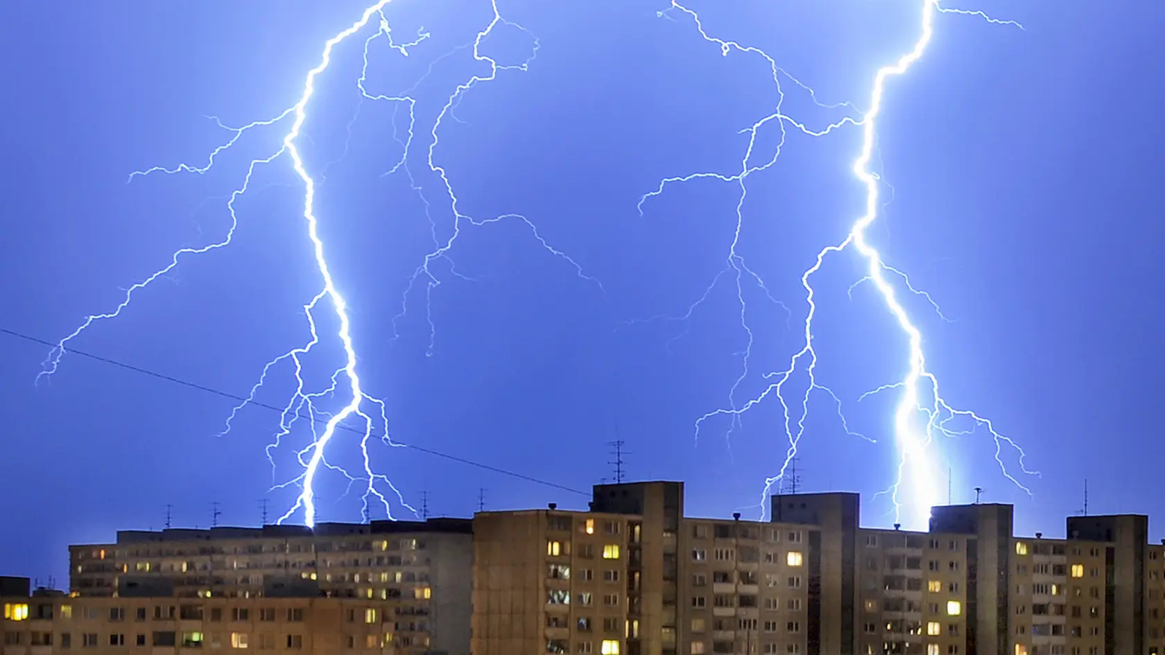 Nádherné. Ale nebezpečné. Priamy zásah môže človeka doslova ugrilovať.